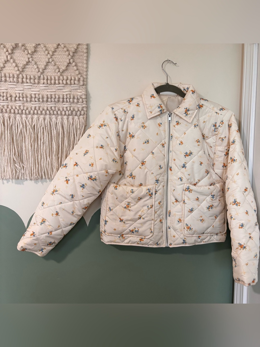 No Boundaries Cream Quilted
Floral Puffer Jacket with Blue & Yellow Flowers